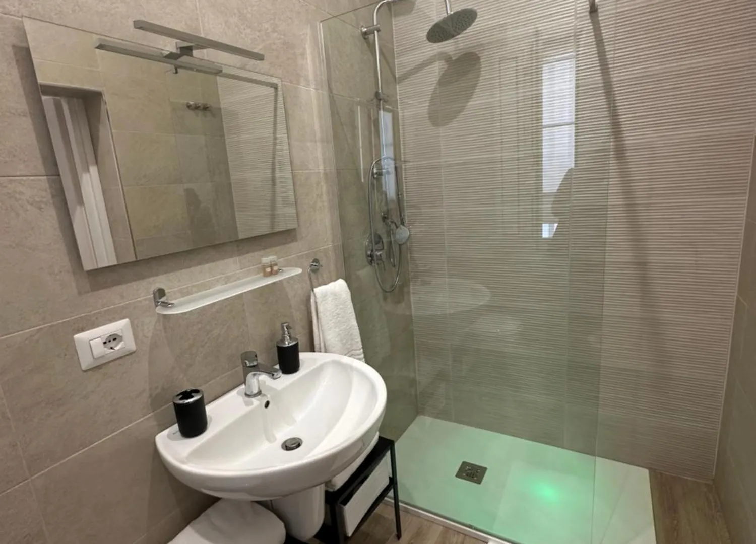 Rosas Guest House - La Cementina Bari